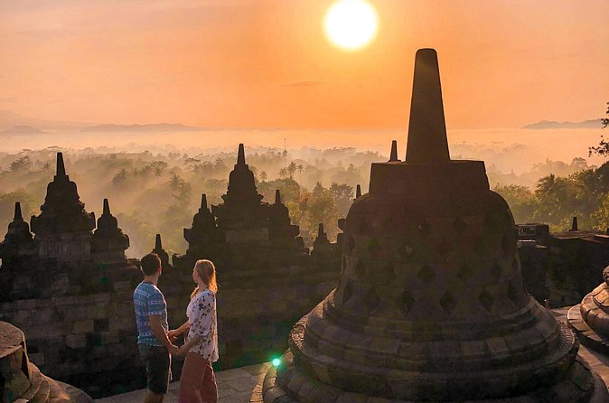 Yogyakarta: Borobudur Temple Climb Up and Prambanan Temple Tour - How the private vehicle helps