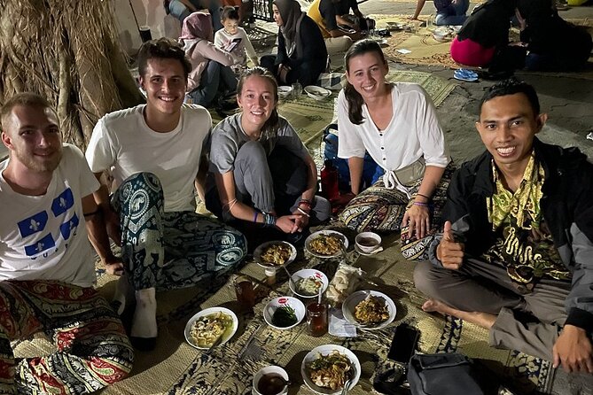 Yogyakarta: Borobudur Top Access & Prambanan Temple Private Tour - The road to Prambanan and the chance to stop locally