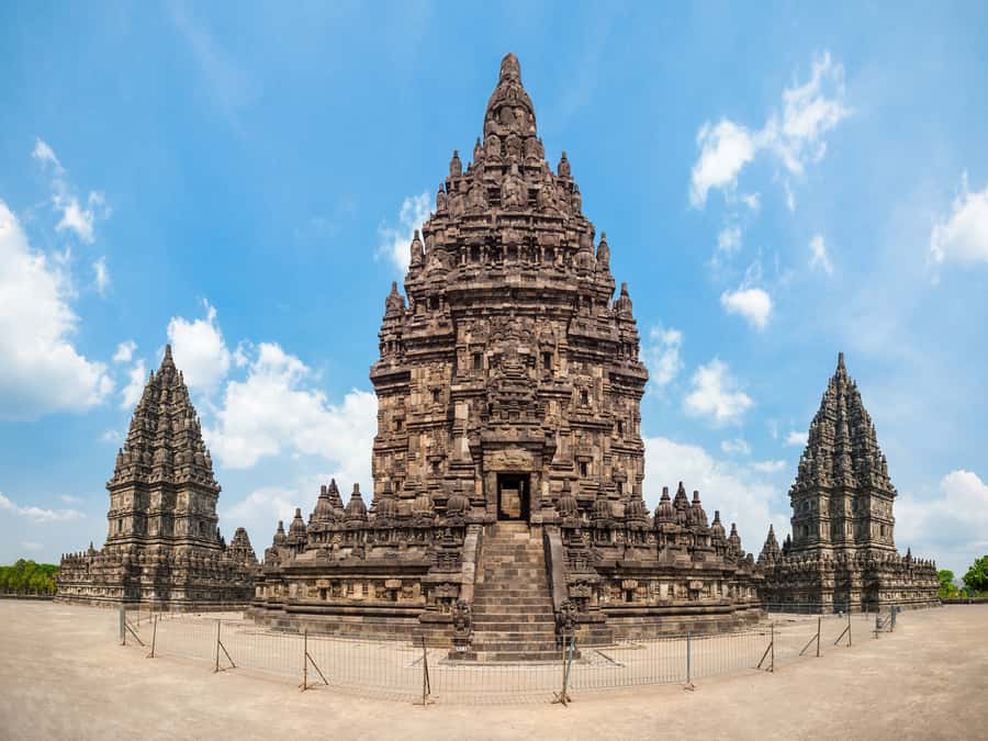 Yogyakarta: Prambanan Temple Entrance Ticket - Walking from the entrance to the Trimurti temples
