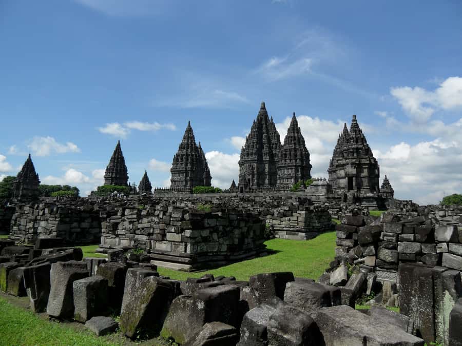 Yogyakarta: Prambanan Temple Entrance Ticket - Monday visits need special planning